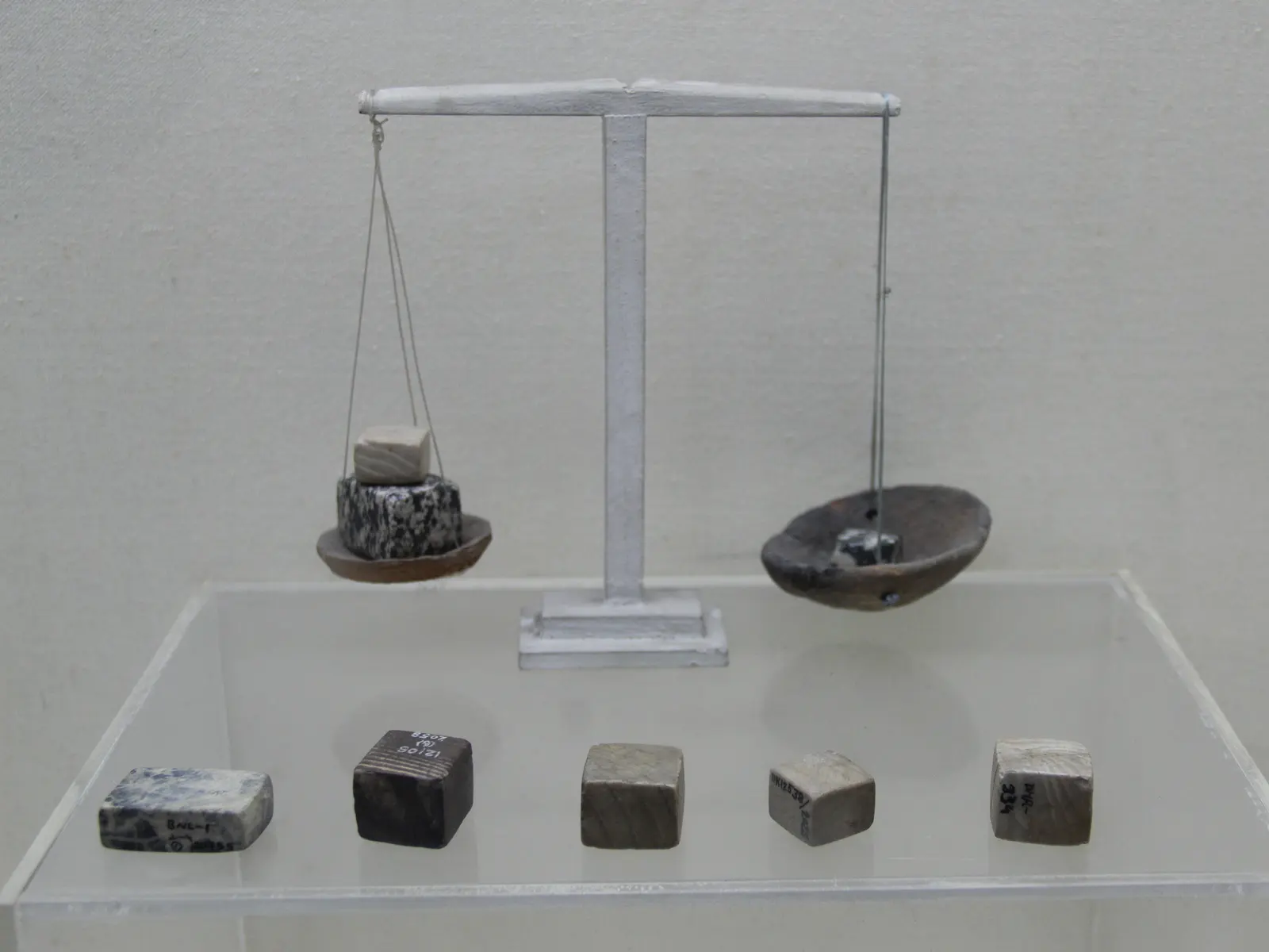 Harappan balance and standardized stone weights
